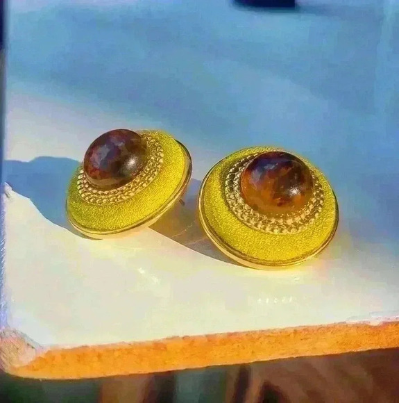 Vintage avocado color fabric earrings buttons in Gold-toned - Picture 5 of 17